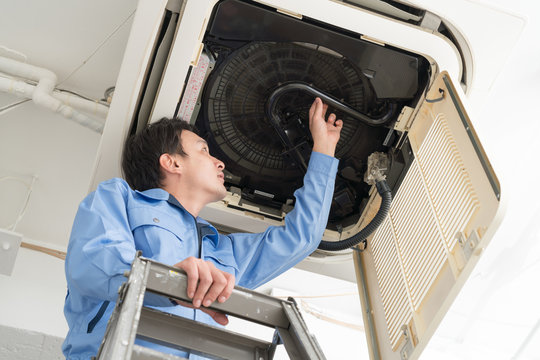 エアコンの取り付け